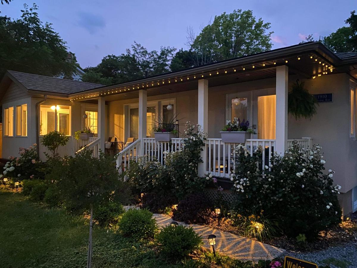 Summer Solstice Bed & Breakfast 나이아가라온더레이크 외부 사진